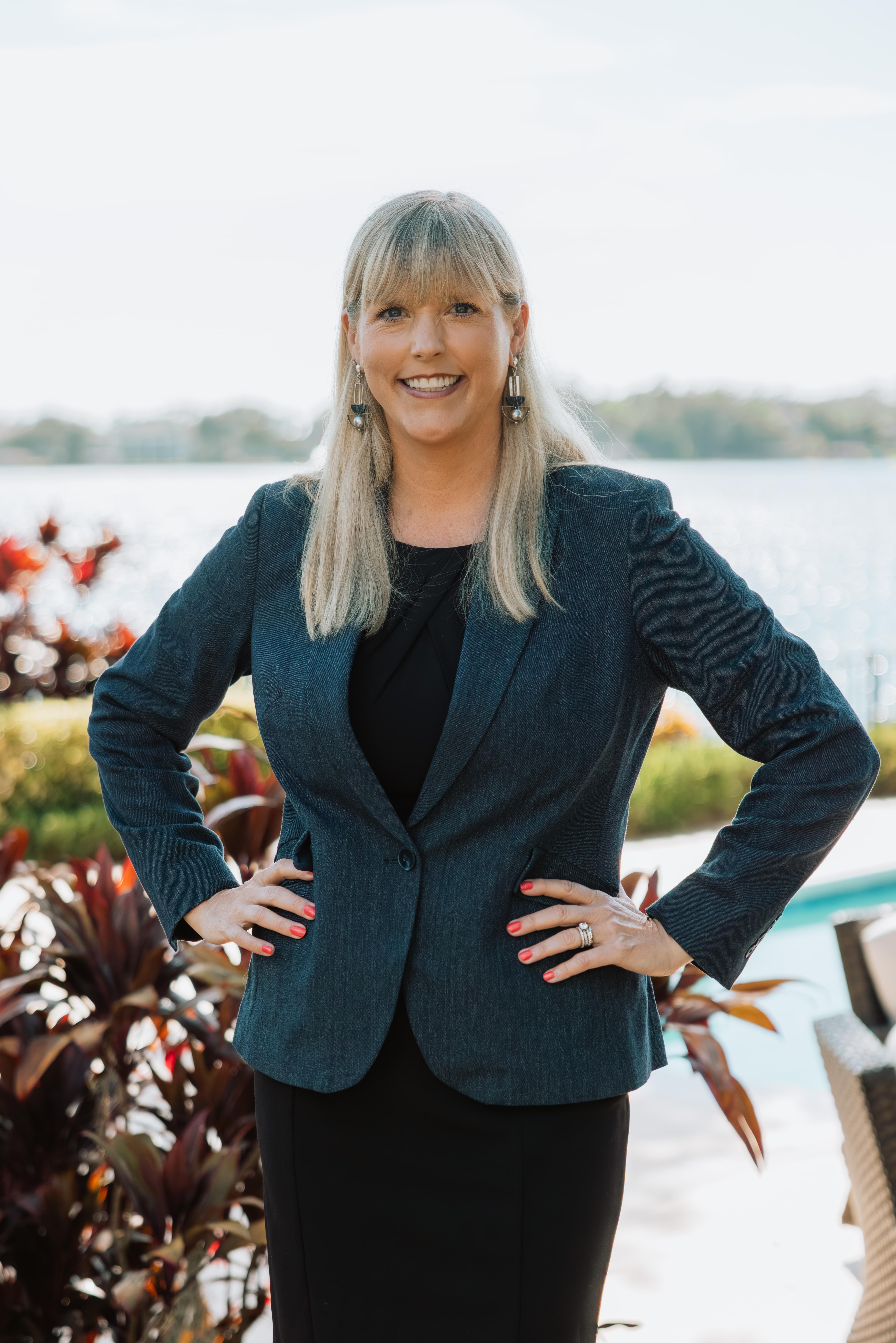 Picture of Lindsay Peloza.