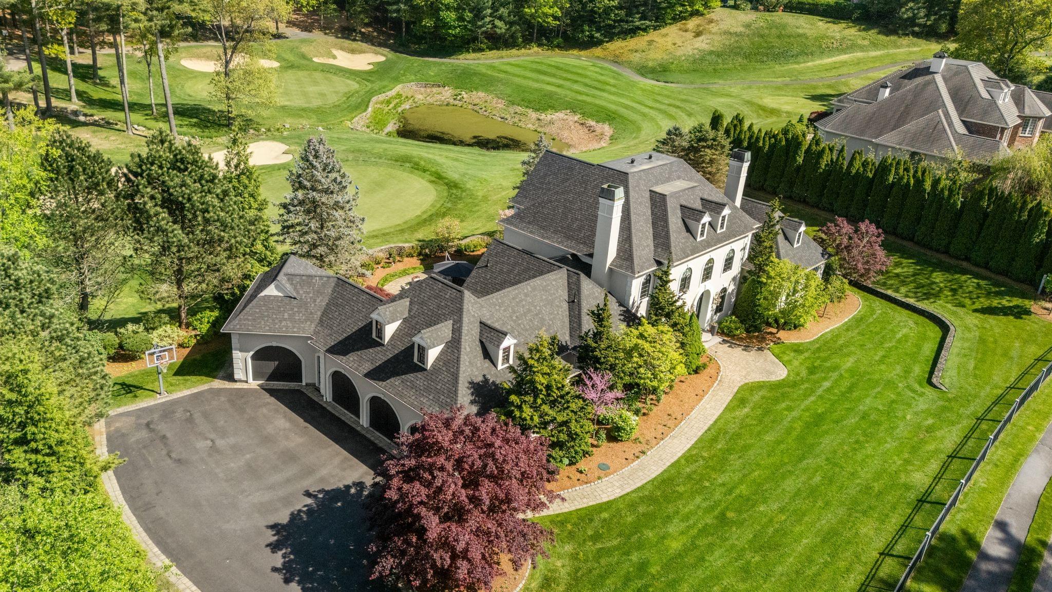 Luxury waterfront home in South Shore Massachusetts represented by Susana Murphy, ALANTE Real Estate.