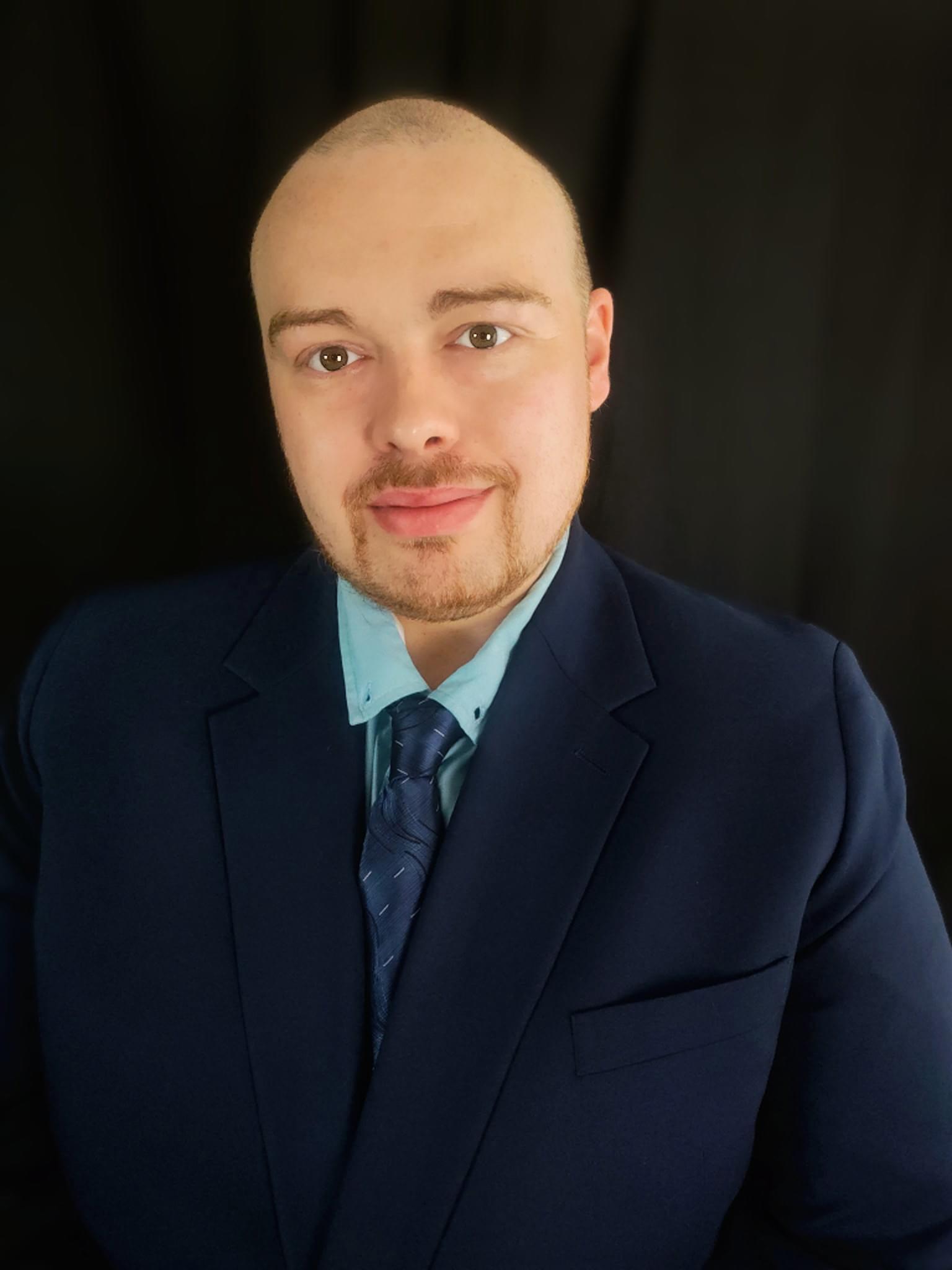Picture of Seth Hackenberg.