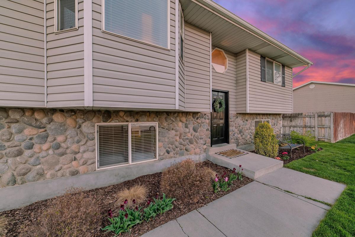 For Sale Now 9 4Bedroom Homes in Oceanside Under 700k