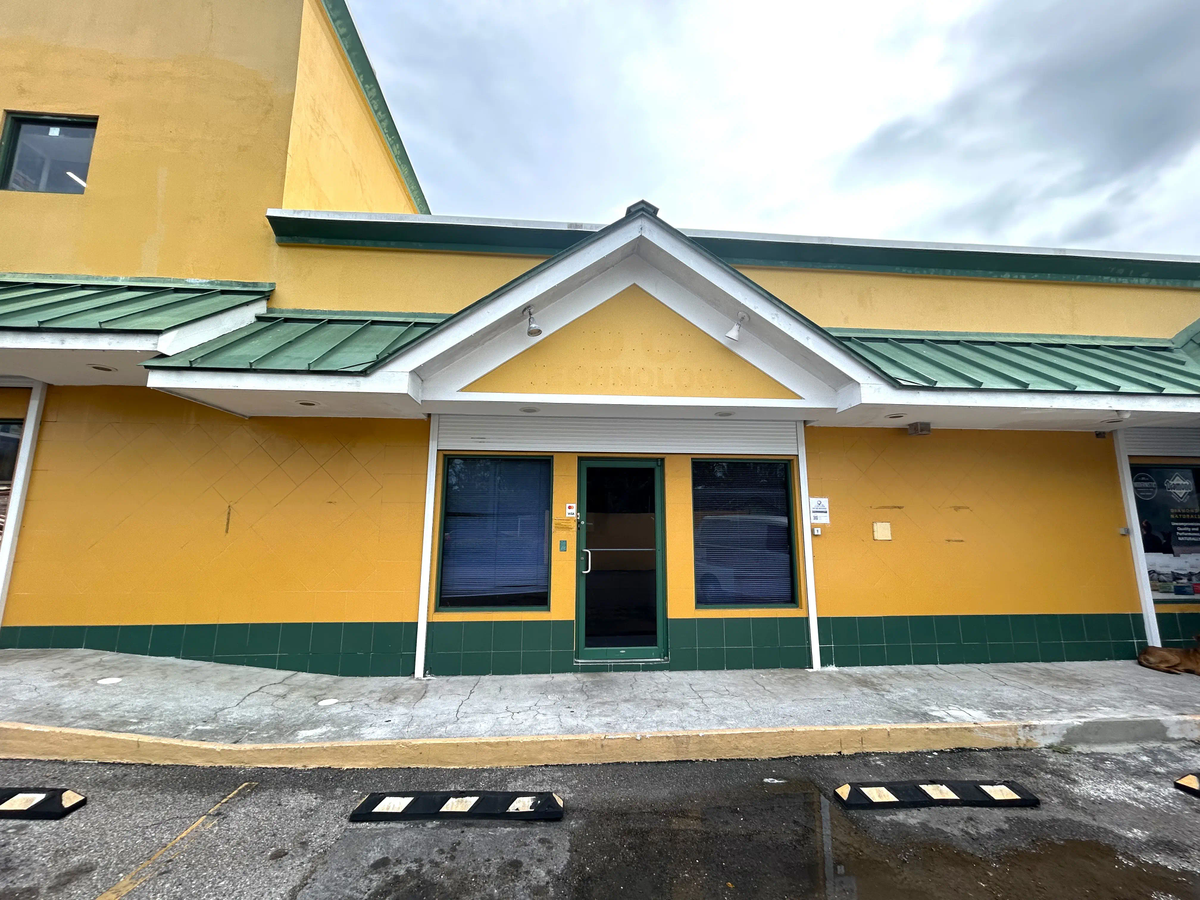 Prime retail space in John's Plaza Carmichael Road, Nassau, Bahamas