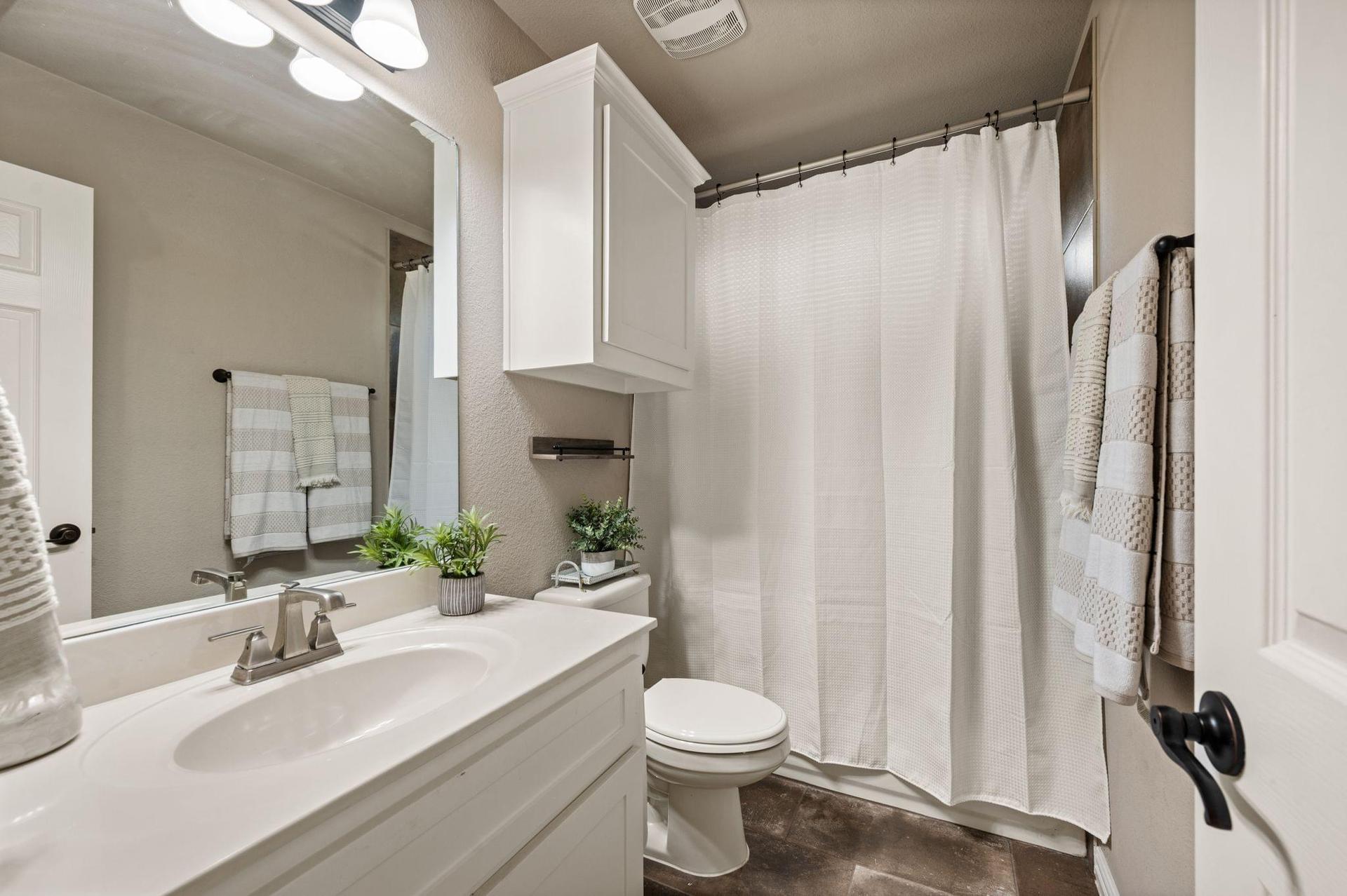 Secondary bathroom at 4201 Rainwater Creek Way
