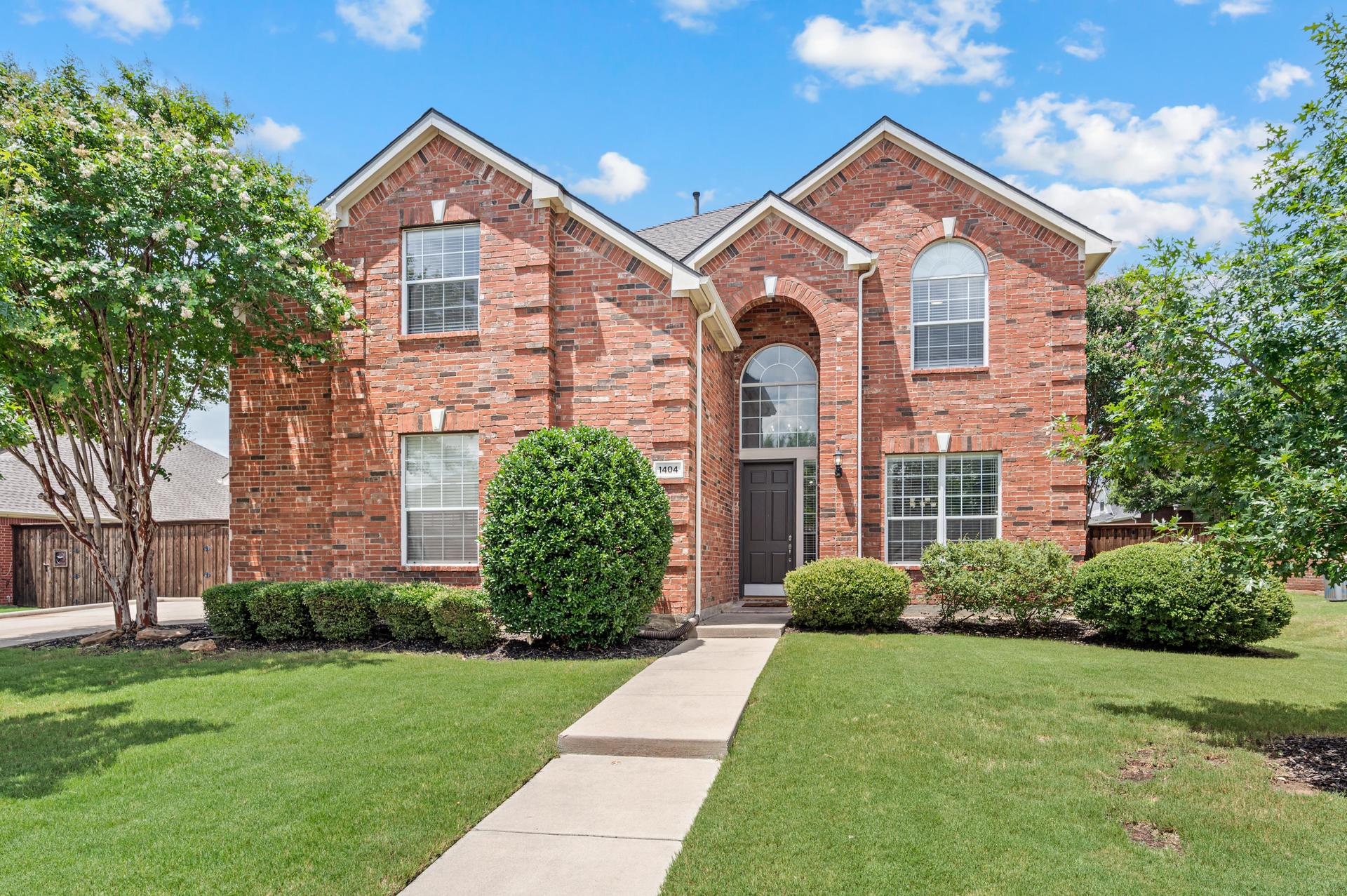1404 Big Falls Drive exterior